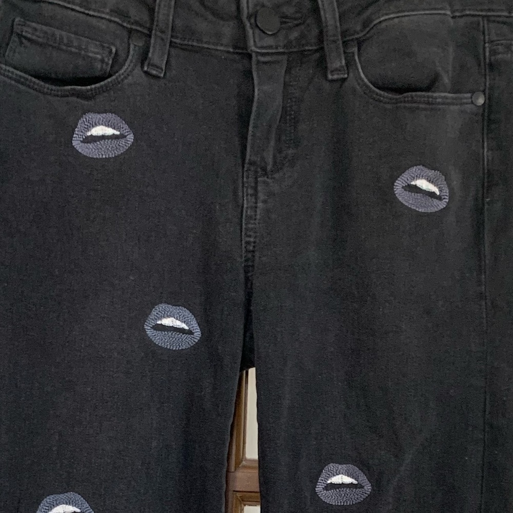 Paige Statement Jeans with embroidered lips 👄 on front